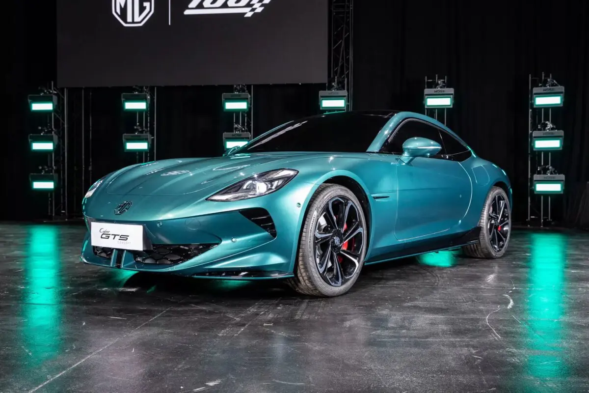 Компанія MG анонсувала дебют таємничого спорткара Cyber GTS, який буде конкурентом Porsche