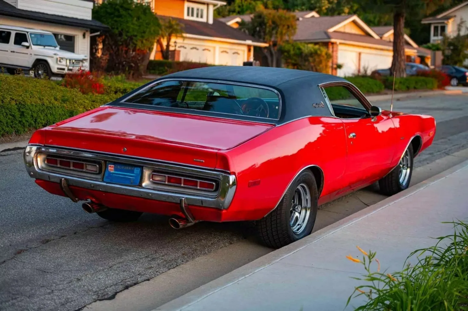 Не експлуатували понад 30 років: спортивне купе Dodge Charger SE 1972 року знайшли в покинутому гаражі