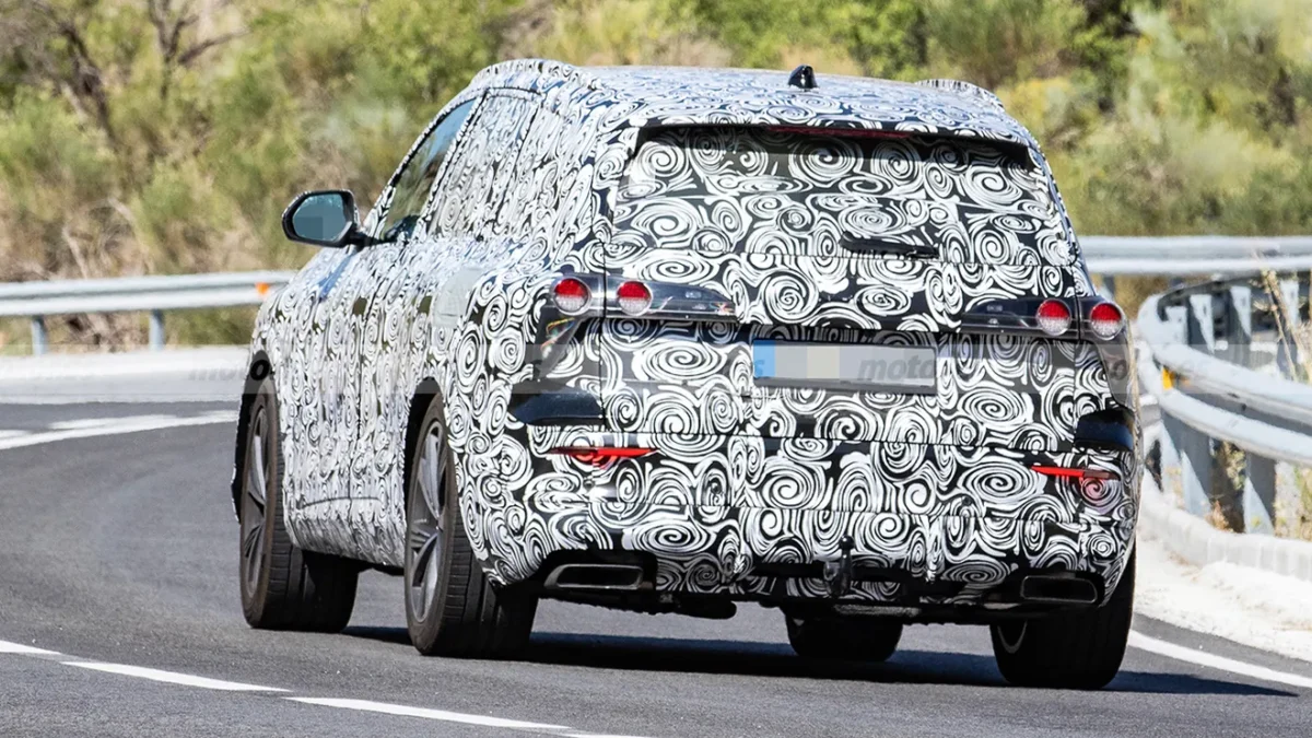 Кросовер Audi Q7 нового покоління помічений на тестах: розкрито подробиці про технічне оснащення