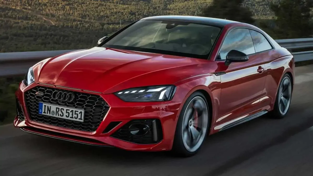 Компанія Audi офіційно прибирає з ринку модель A5, але універсал залишається у дилерів