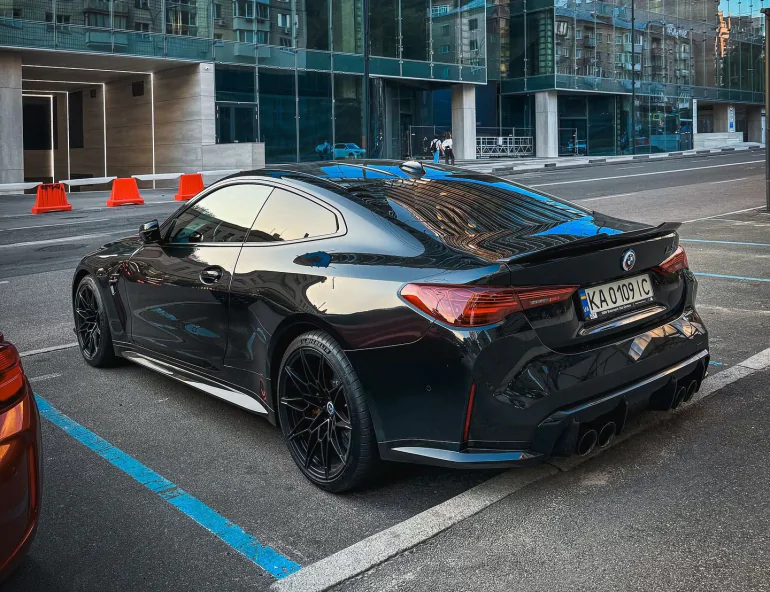 В Україні з’явися BMW M4 2024 року: як виглядає розкішний спорткар за  3,9 мільйона гривень
