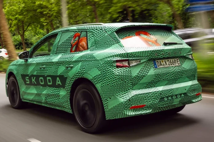 У Мережу витекло перше фото салону нового кросовера Skoda Elroq задовго до офіційного дебюту
