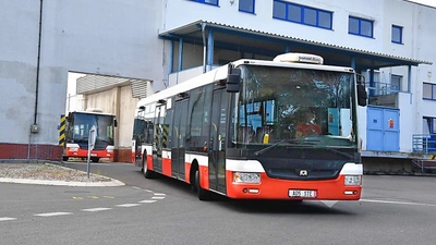 Миколаїв отримав сім сучаних 12-метрових автобусів від Праги