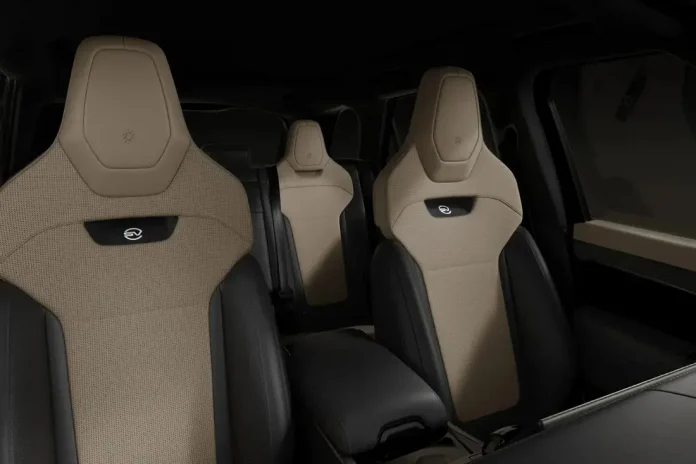 Land Rover випустив п'ять унікальних Range Rover Sport SV, натхнених космосом і небосхилом