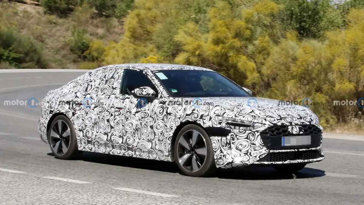 Компанія Audi офіційно прибирає з ринку модель A5, але універсал залишається у дилерів