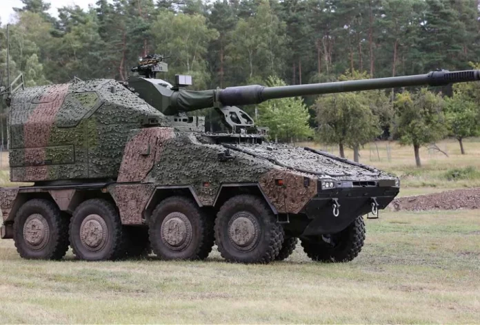 RCH 155 — це 155-мм самохідна гаубиця на базі Boxer, повністю розроблена та виготовлена ​​німецько-французькою компанією KNDS. (Джерело фото: KNDS)