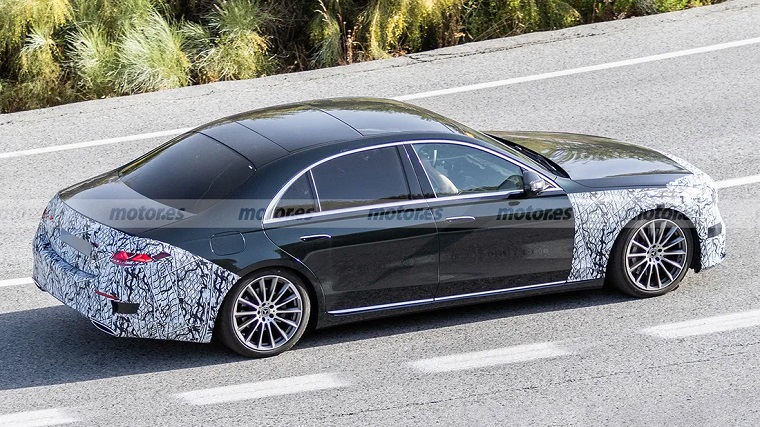 Mercedes-Benz S-Class 2025
