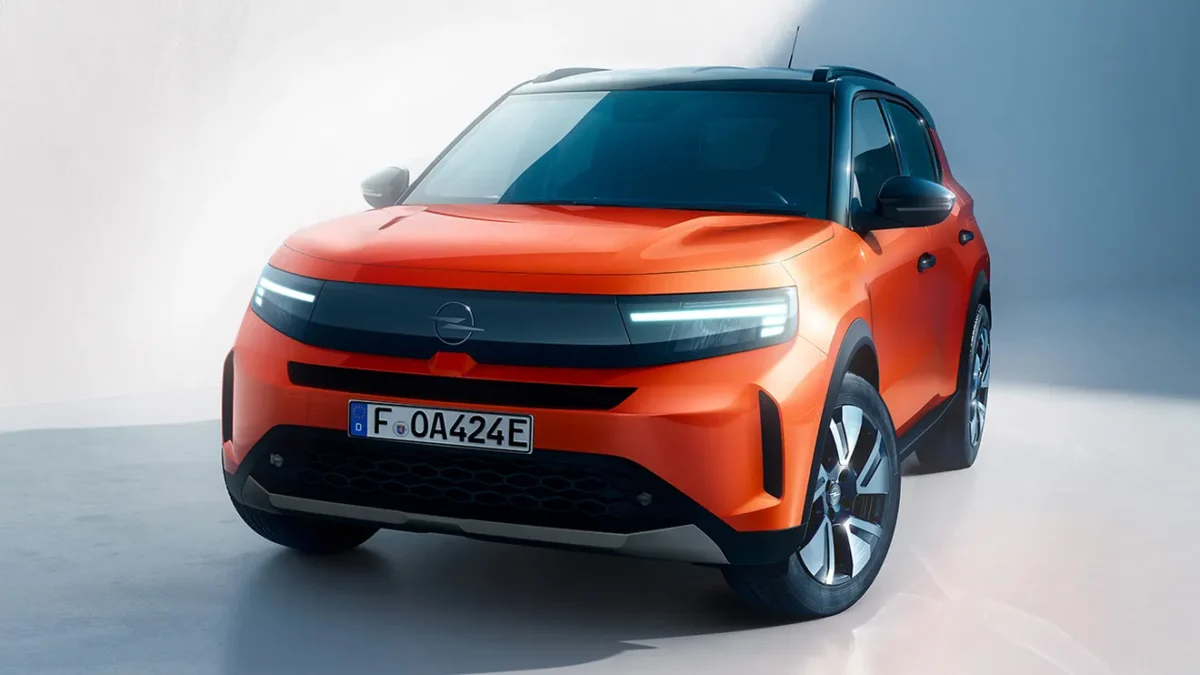 Відроджений Opel Frontera виявився недорогим кросовером: опубліковано ціни та комплектації