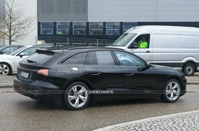 На ринок виходить оновлена Audi A5 Avant 2025 року, яка замінить модель A4