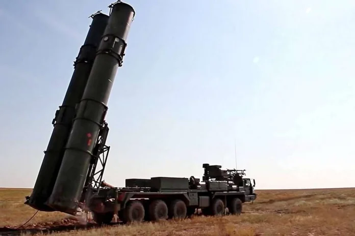 Час відгуку системи протиповітряної оборони С-500 становить три-чотири секунди, що є суттєвим покращенням у порівнянні з його попередником С-400