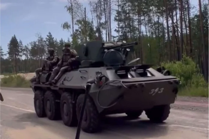 БТР-70 оснащений модулем БМ-7 