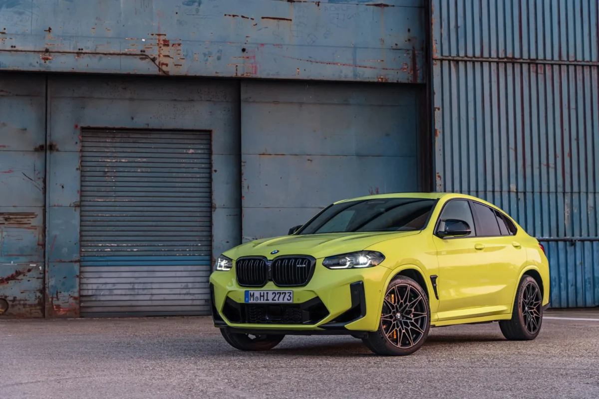 Компанія BMW офіційно прибирає кросовер X4 з ринку: йому вже знайдено дешевшу заміну