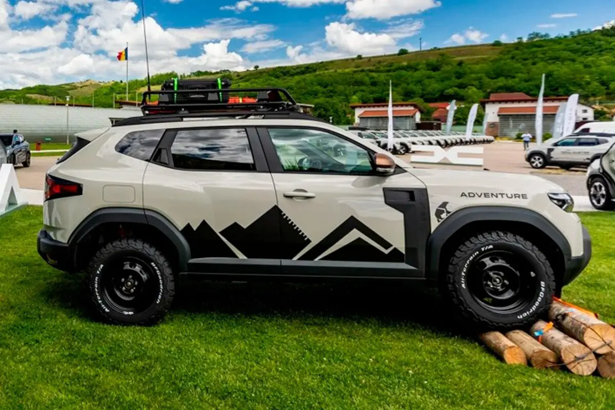 Dacia Duster отримав позашляхову версію Adventure зі збільшеним на 30 мм кліренсом за 222 672 грн