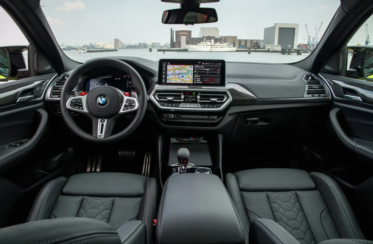 Компанія BMW офіційно прибирає кросовер X4 з ринку: йому вже знайдено дешевшу заміну