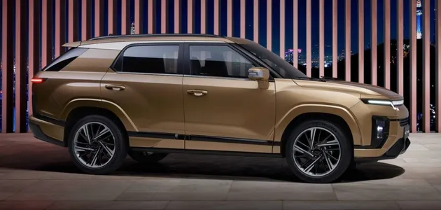 Салон бюджетного конкурента Toyota RAV4 показали на фото