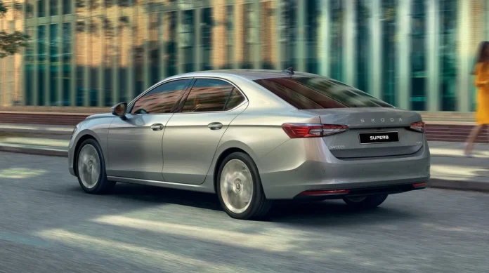 Новітня Skoda Superb 2024 вже в Україні: яку версію привезли