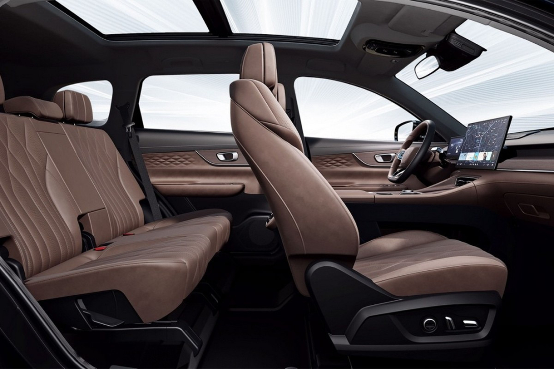Chery представив недорогий кросовер Tiggo 8 Plus із преміальним дизайном