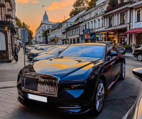 В Одесі з’явився розкішний Rolls-Royce Spectre вартістю 500 000$