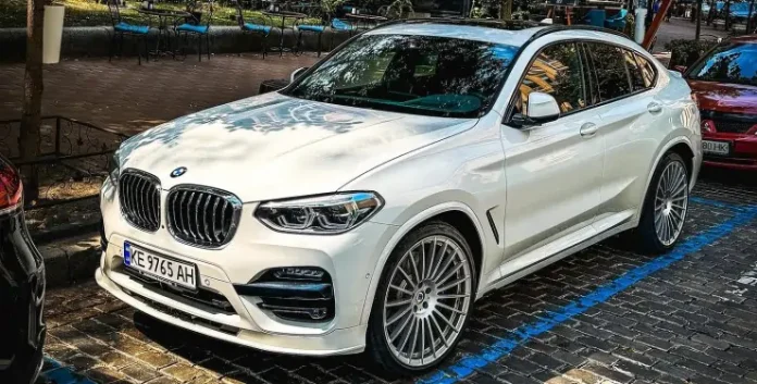 Рідкісний кросовер BMW із потужним двигуном помічено на вулицях Києва