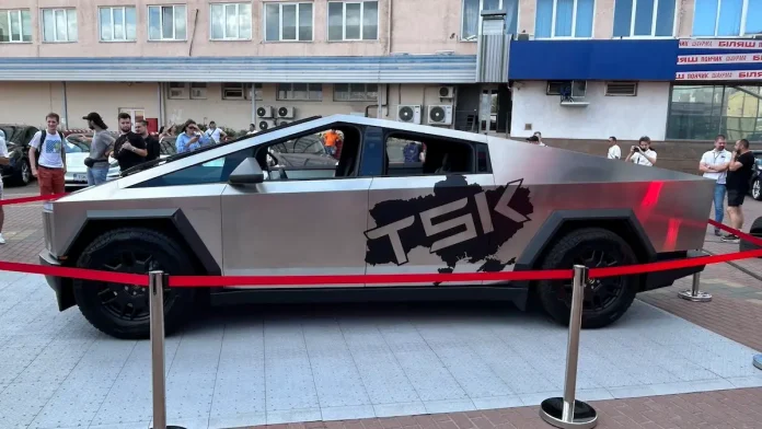 Перший електричний пікап Tesla Cybetruck вже в Україні: клієнтам обіцяють знижки