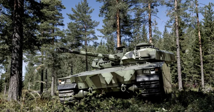 Варіант CV9035 MkIIIC, який набуває Данія, оснащений 35-мм автоматичною гарматою Bushmaster III