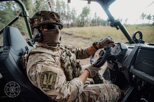 Заворожуючі кадри: СБУ показали свій спецтранспорт