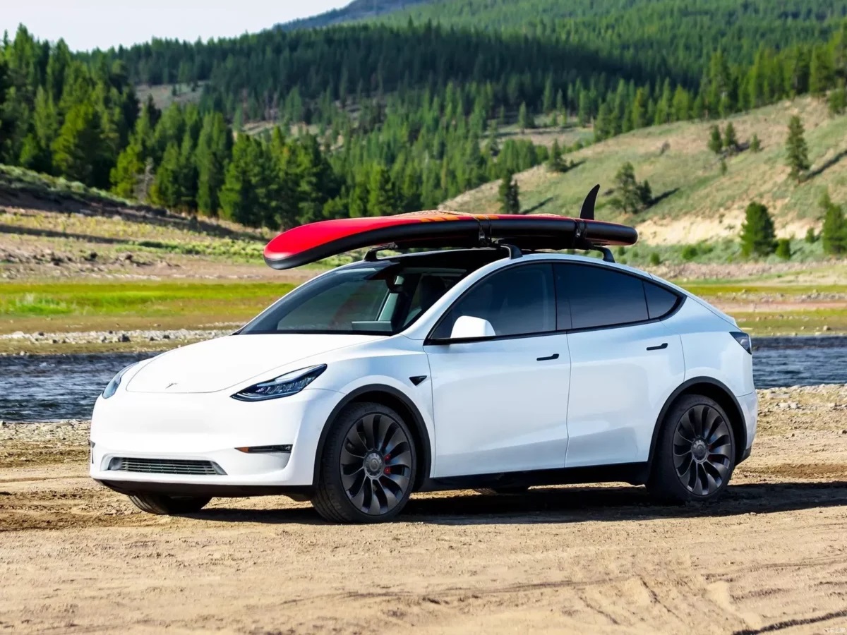 Кросовер Tesla Model Y