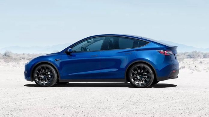 Кросовер Tesla Model Y_