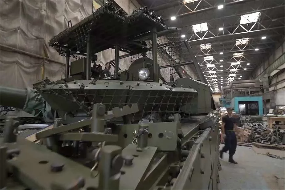 Російський танк Т-80БВМ