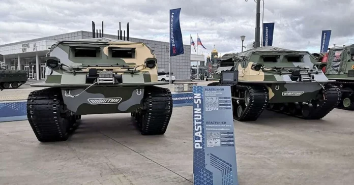 «Пластун-СН» є військовим варіантом цивільного всюдихода «Пластун», позначення «СН» вказує на його можливості «Спеціального призначення»