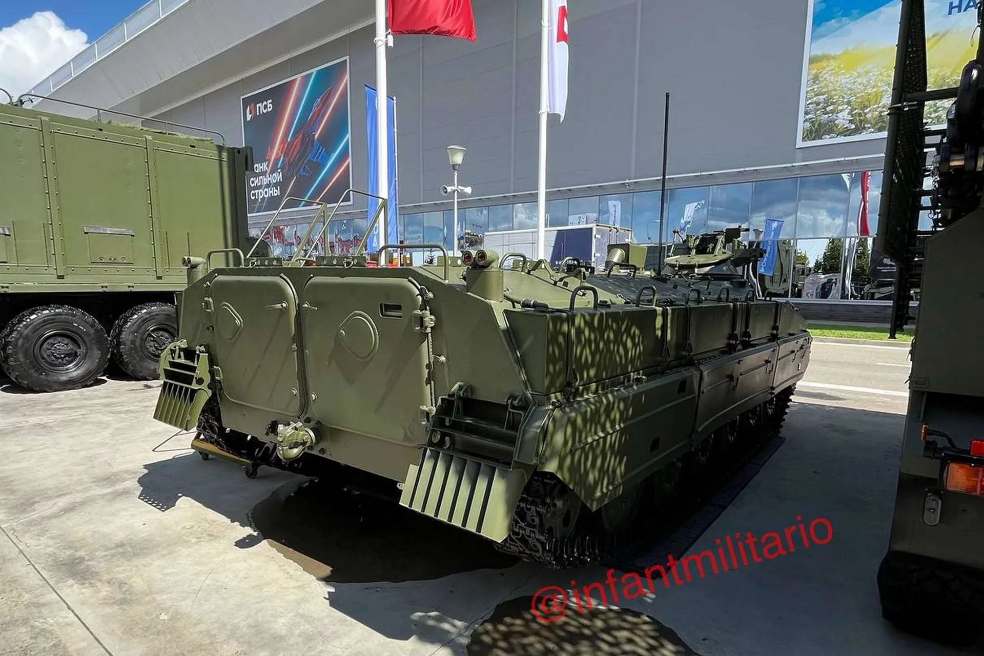 Двигун КамАЗ 740.51-320 дозволяє МГТТ-ЛБ розвивати максимальну швидкість 65 кілометрів на годину на дорогах з твердим покриттям, а при дистанційному керуванні швидкість обмежена 40 кілометрами на годину. (Джерело фото: Telegram/infantmilitario)