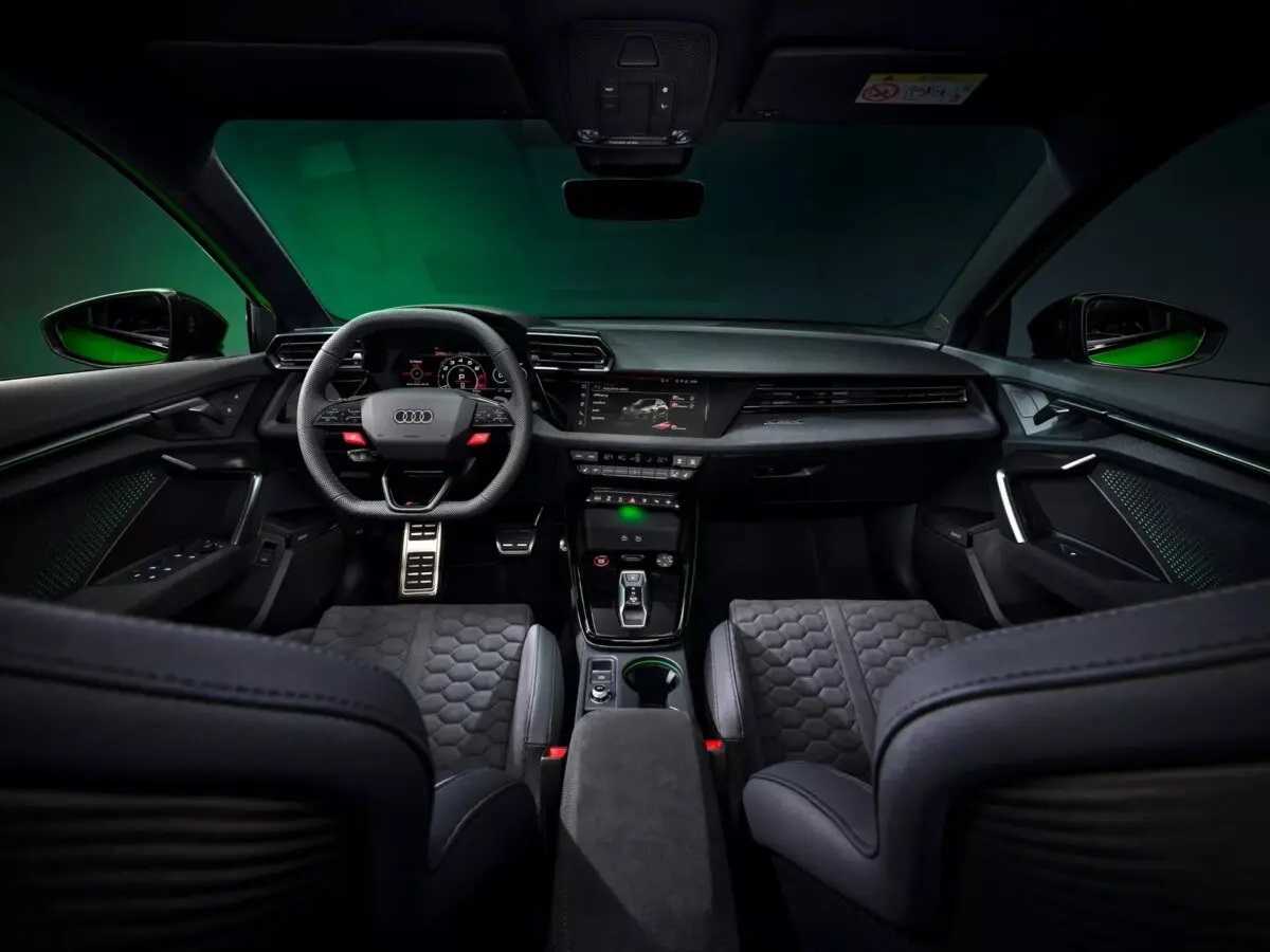 Салон нового Audi RS3