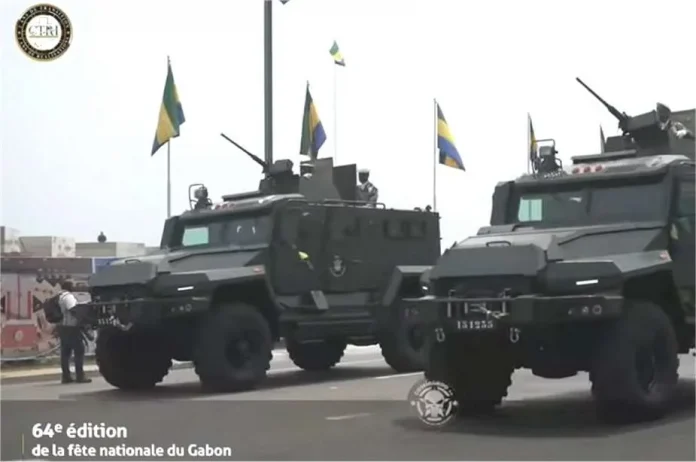 Армія Габону вперше продемонструвала нові автомобілі «Спартак», поставлені Росією, під час військового параду (Джерело фото: Gabon National TV)