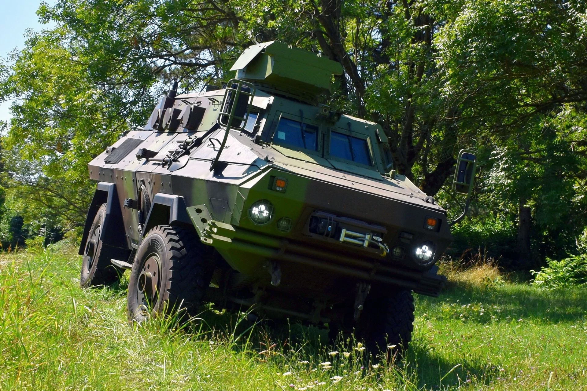 BOV OT M-21, вперше запущений у 2023 році, є значним прогресом у серії, пропонуючи покращений захист і мобільність 