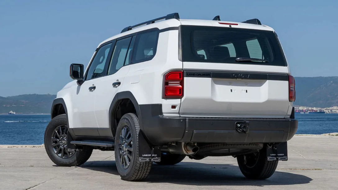 Toyota показала найбюджетніший варіант позашляховика Land Cruiser 250