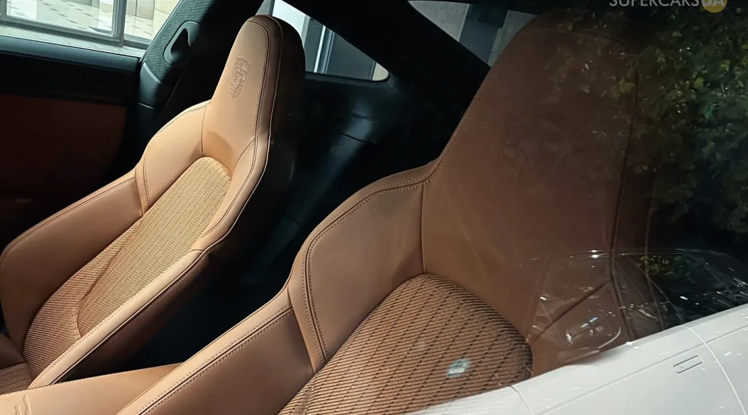 Колекційні Porsche на українських номерах помічені в Німеччині