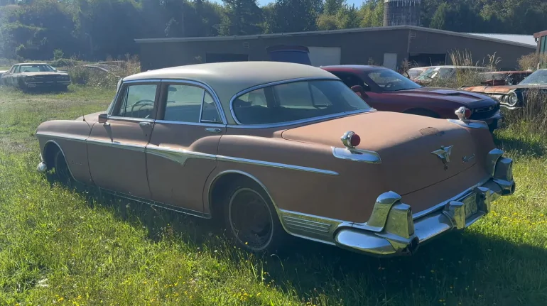 Раритетний 50-річний Chrysler Imperial відновили після довгого простою: відео