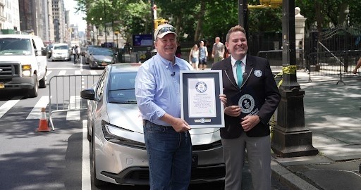 Гібридний Toyota Prius встановив світовий рекорд за витратою палива