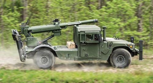 Сили оборони почали випробування найлегшої гаубиці у світі від американської компанії AM General