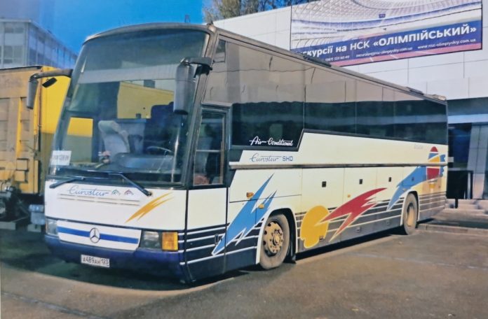 Автобуси зі сторічною історією: в Києві помітили рідкісний автобус Ernst Auwarter Eurostar