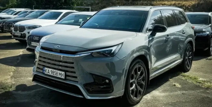 Новітній флагман Lexus у 