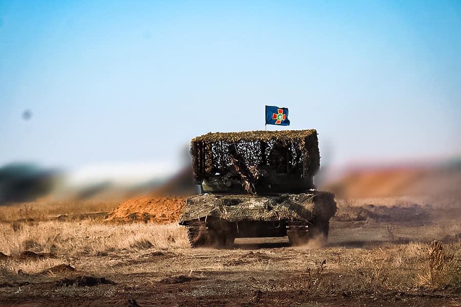 Бійці НГУ посилили захист захопленого в окупантів Т-62