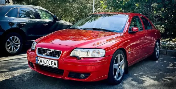 У Києві засвітився раритетний конкурент BMW M3 від Volvo