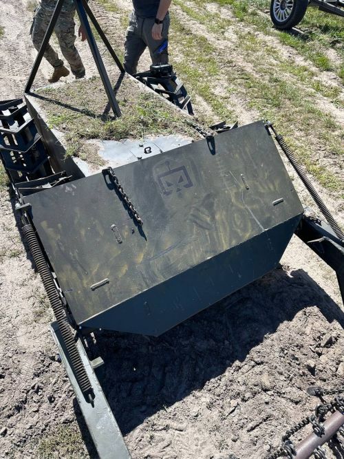 В Україні створили нову машину для розмінування «Змій»