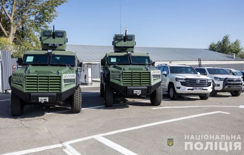 Нацполіція отримала спецтехніку від США: арсенал допомоги стає все більше