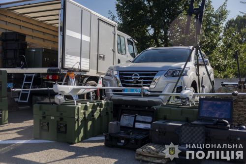 Нацполіція отримала спецтехніку від США: арсенал допомоги стає все більше
