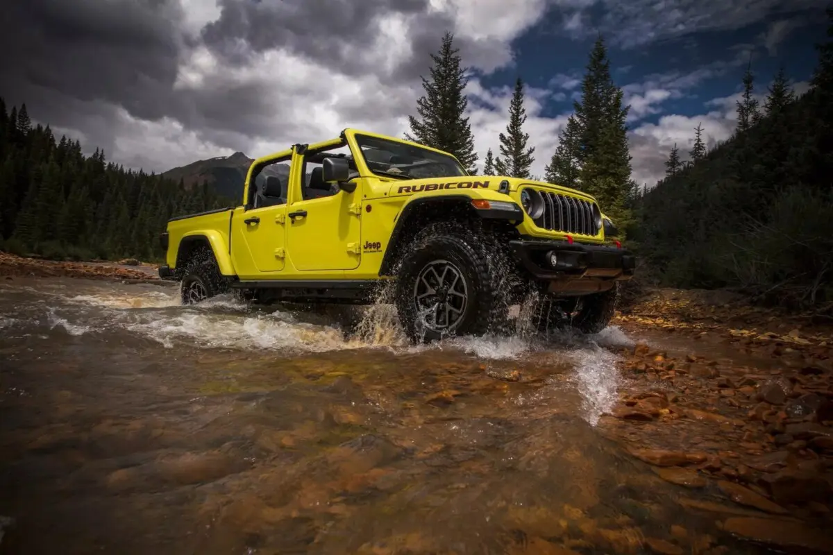 Оновлений Jeep Gladiator отримав нове обладнання, але позбувся МКПП: оголошено ціни