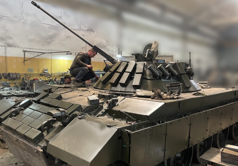 Бійці НГУ посилили захист захопленого в окупантів Т-62