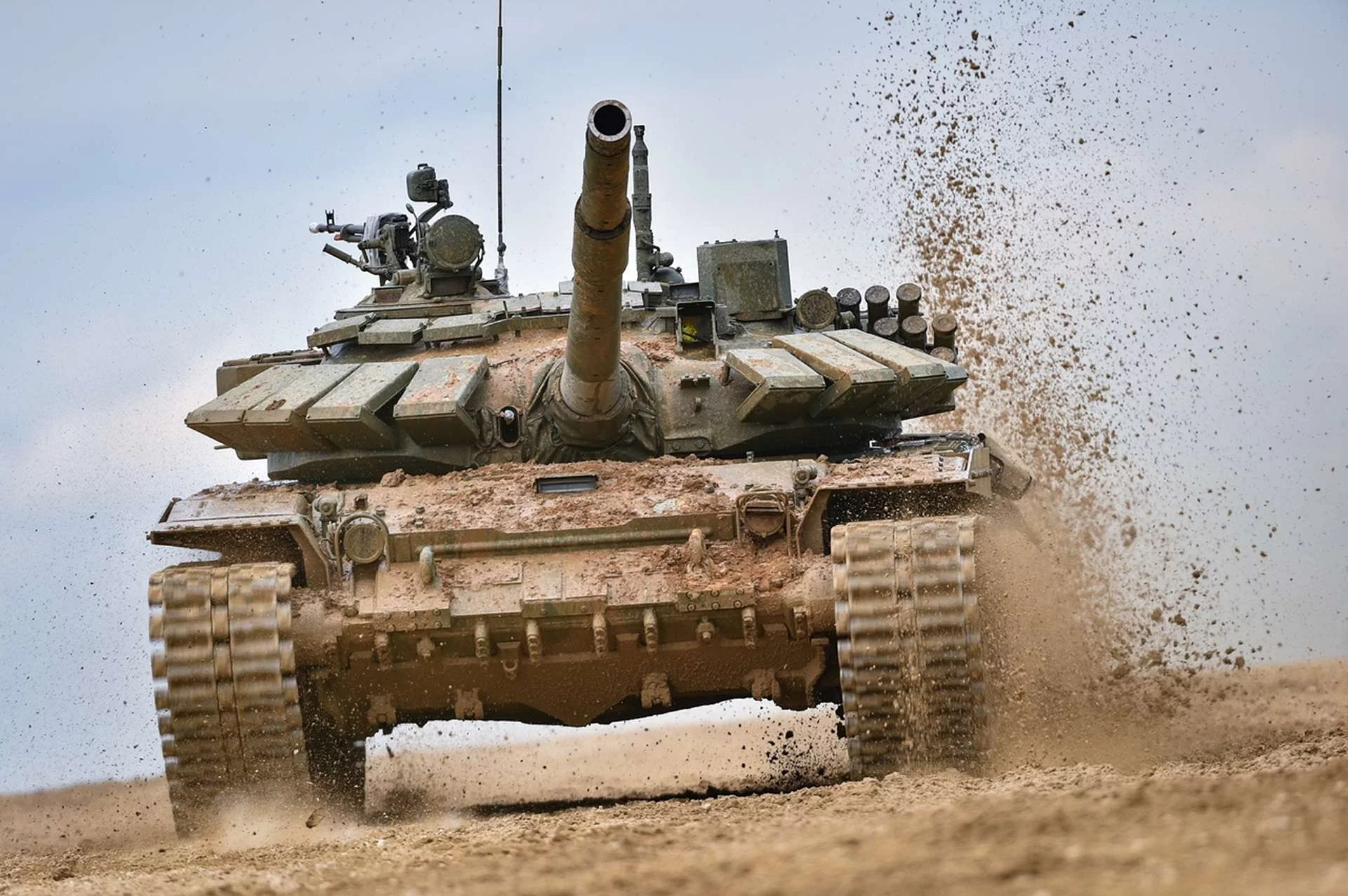 Програма випробувань Т-72 «Штурм» включає вправи з бойовою стрільбою по різних сценаріях цілей, наголошуючи на використанні основного озброєння робота та покращуючи його автономні оперативні можливості