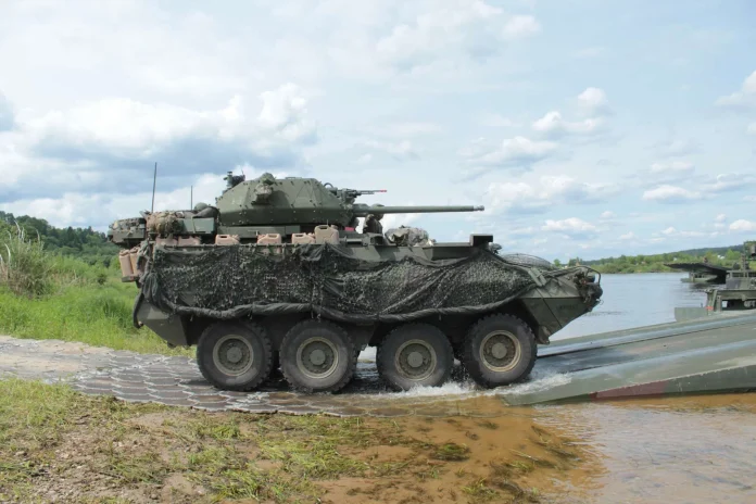 30-мм транспортна машина піхоти Stryker - Dragoon